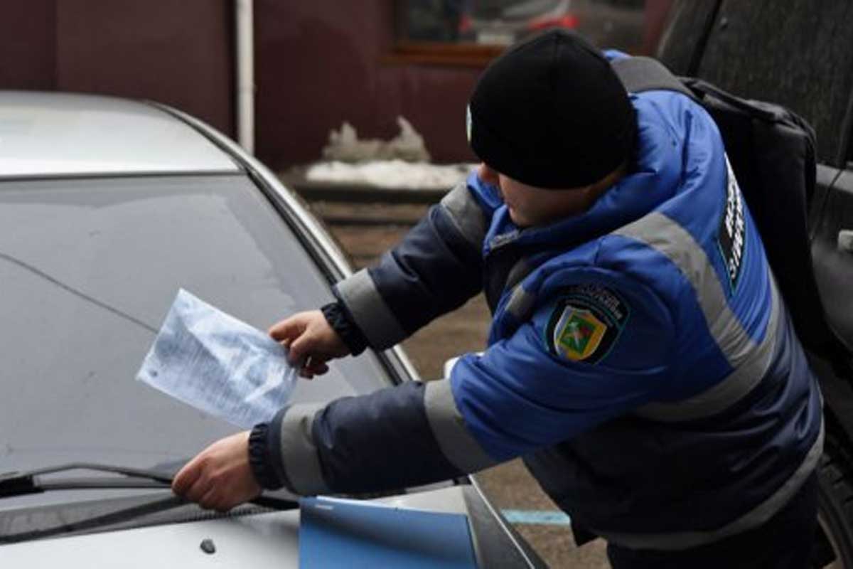 В Харькове нарушителям парковки выписали 400 штрафов
