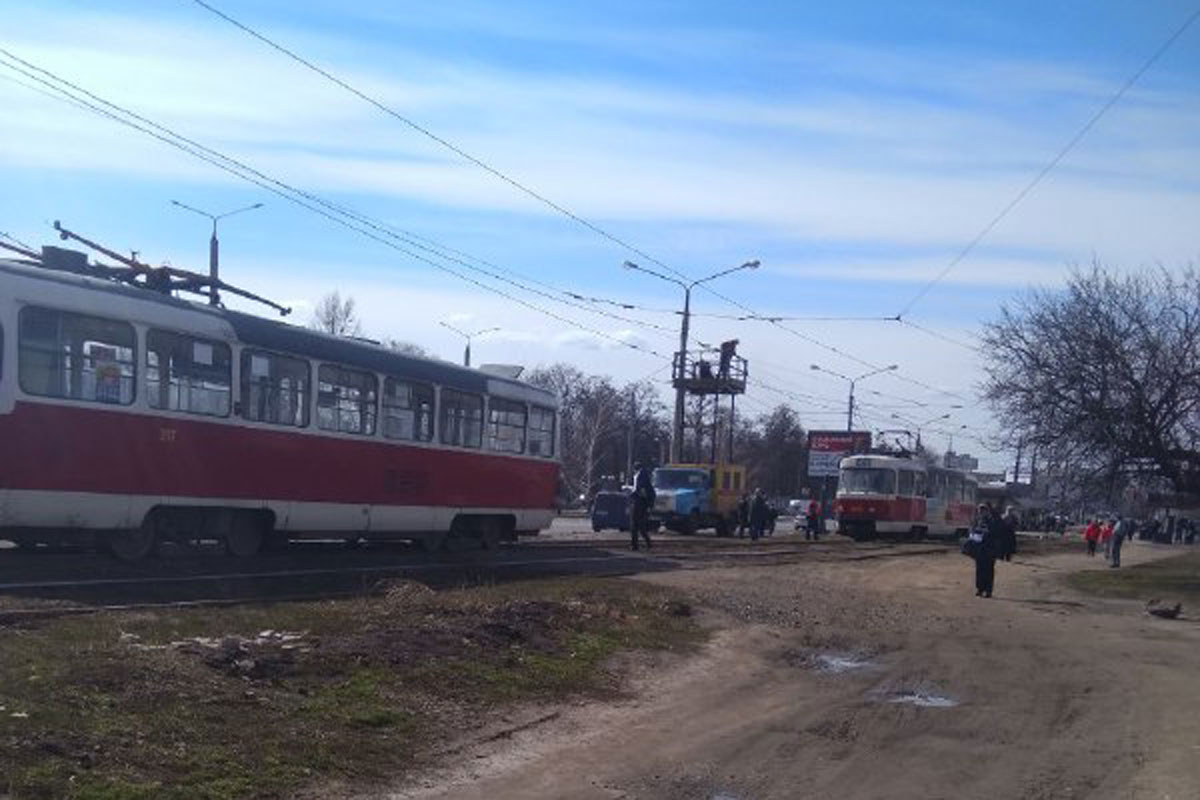 На Салтовке стоят трамваи (фото)