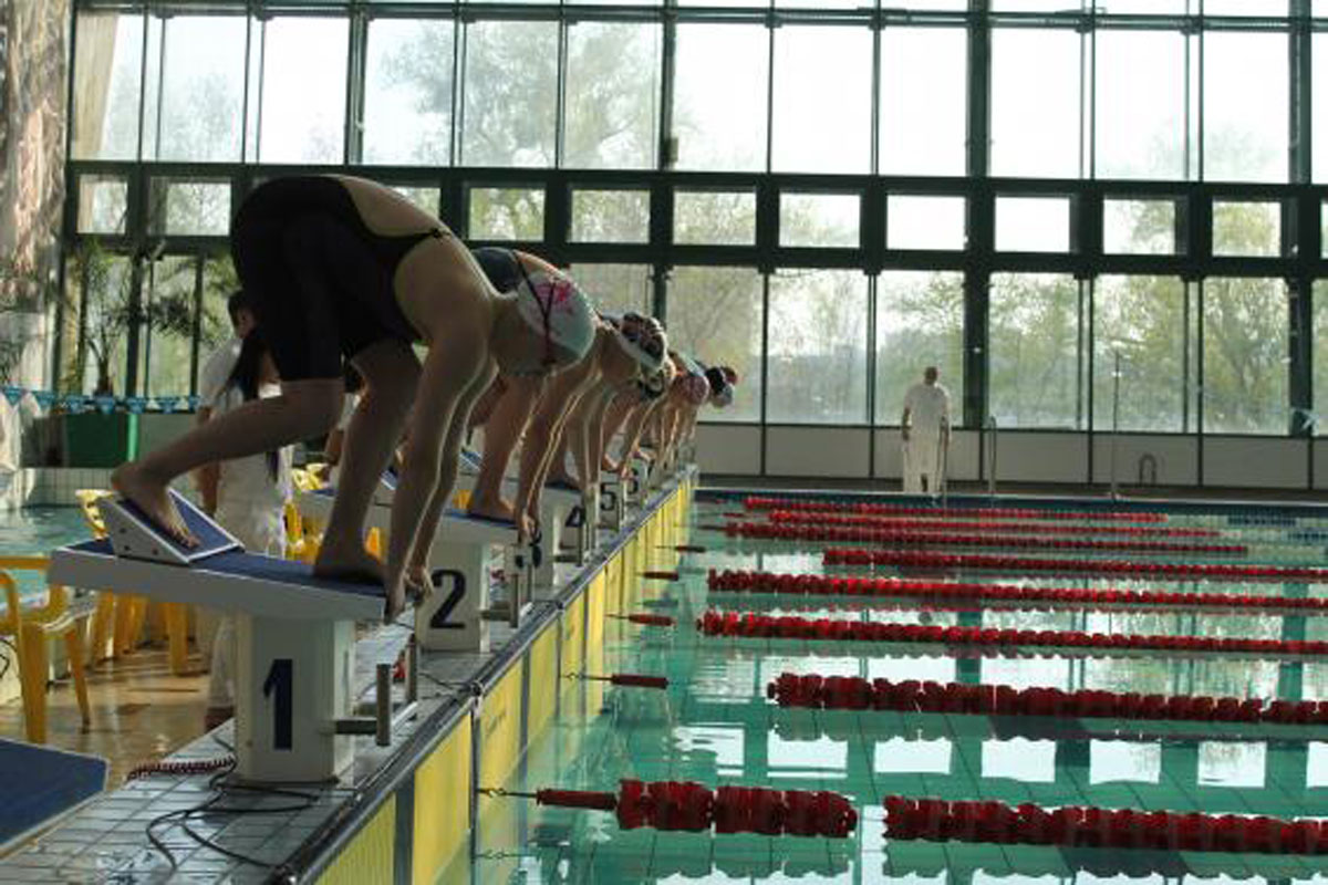 В Харькове начался чемпионат Украины по плаванию