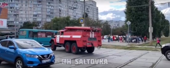 На Салтовке водитель маршрутки не пропустил пожарную машину (видео)