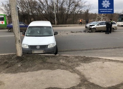 На Полтавском шляхе столкнулись машины