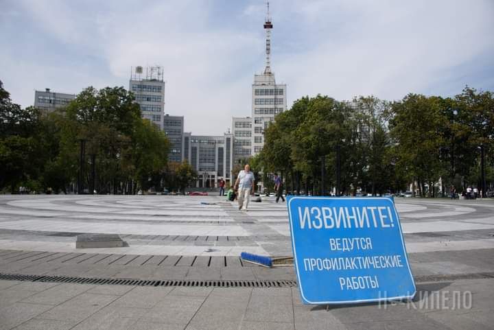 Фонтан на площади Свободы не работает (фото)