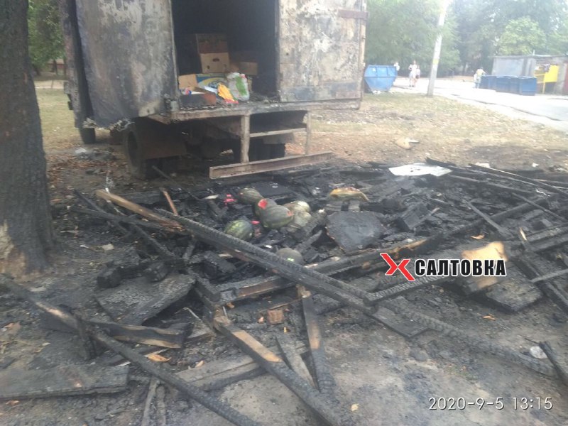 В Харькове сожгли точку торговли арбузами (фото)
