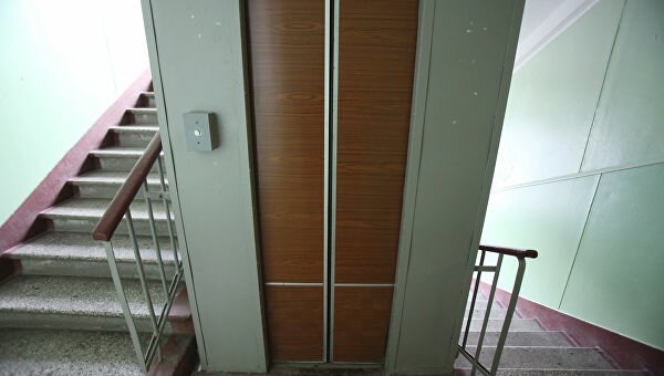 На Салтовке на человека напали в лифте