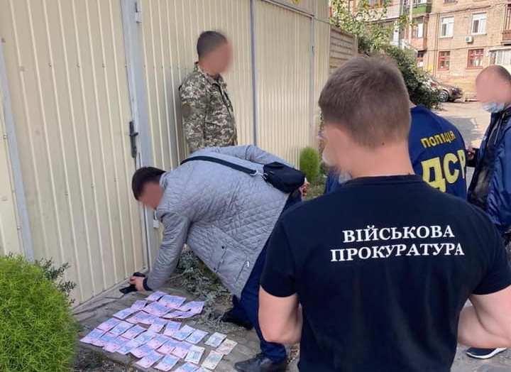 В Харькове военный комиссар попался на взятке