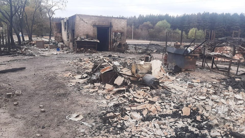 Пожары в Двуречанском районе: женщина два месяца живет в сарае