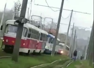 На Немышле остановились трамваи (видео)
