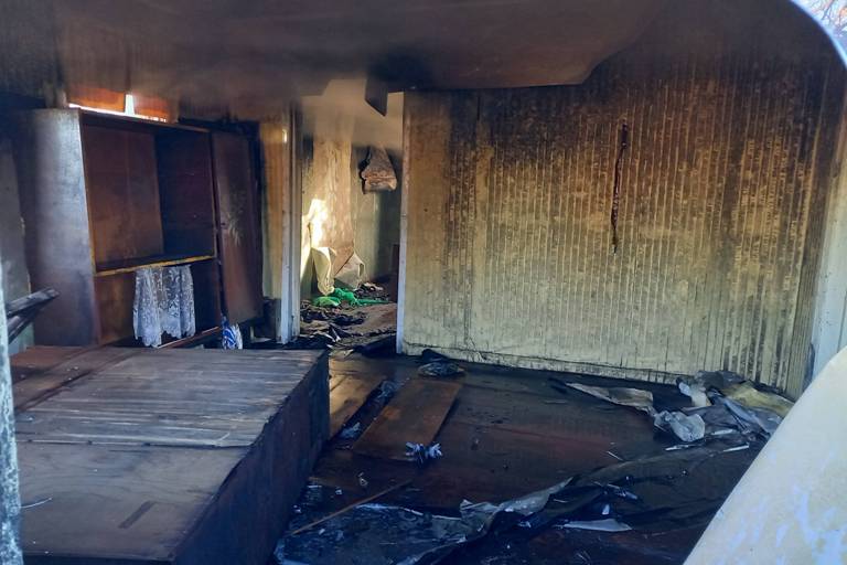 В Змиевском районе загорелся частный дом