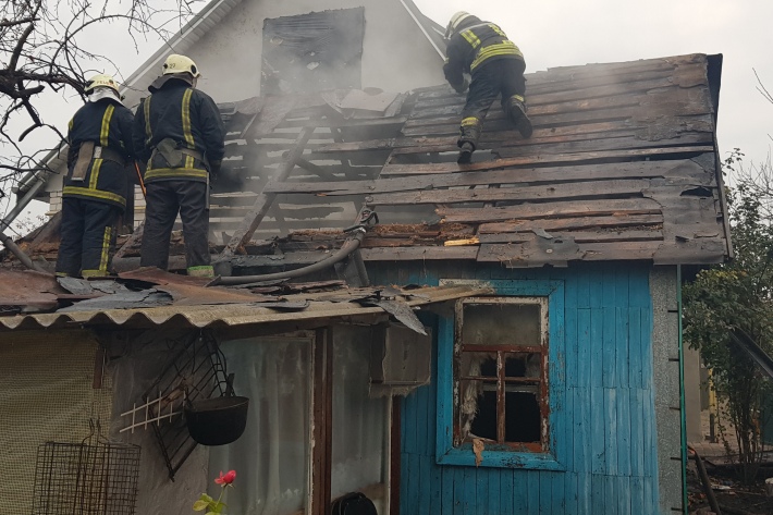 Пенсионер сгорел заживо в доме в Русской Лозовой