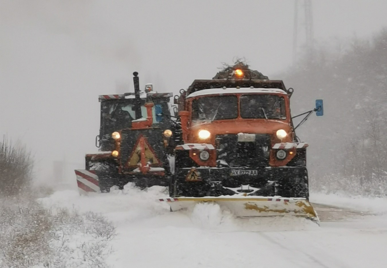 Первый снег: какая ситуация на трассах Харьковской области