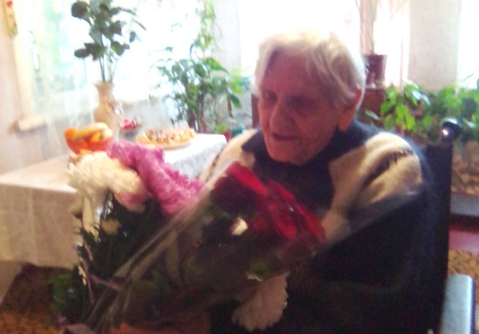 Жительница Изюма отметила 100-й день рождения