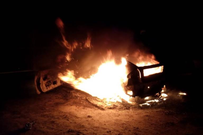 Ночью возле дома под Харьковом сгорел автомобиль