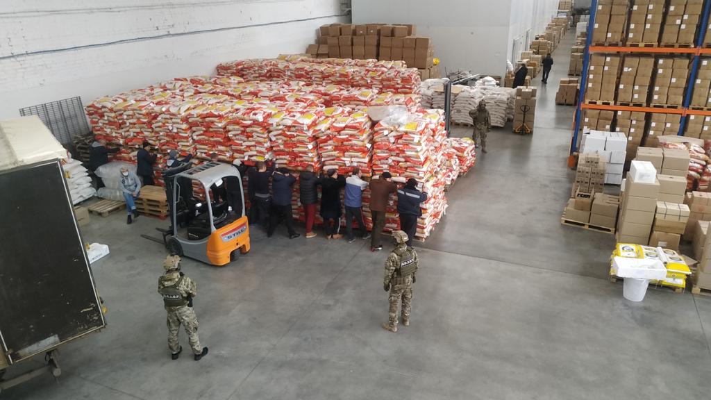 В Харькове нашли сотни тонн нелегальных морепродуктов из Азии (фото)