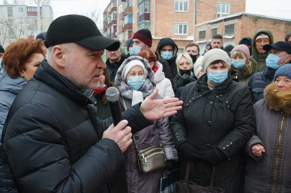 В Холодногорском районе Харькова отремонтируют подъезды и благоустроят дворы