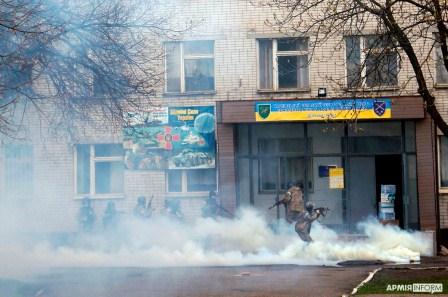 Штурм здания и перестрелка: в Харькове остановили "диверсантов"