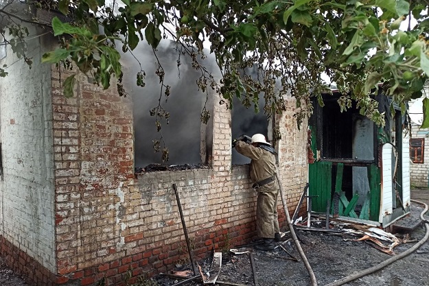 В Первомайском мужчина сгорел в доме своей сестры