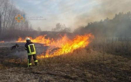 Пламя охватило десятки гектаров. У Печенег и Волчанска - крупные пожары