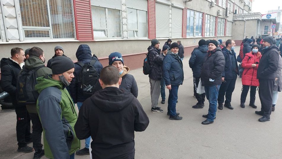 Работники харьковского метро вышли на митинг