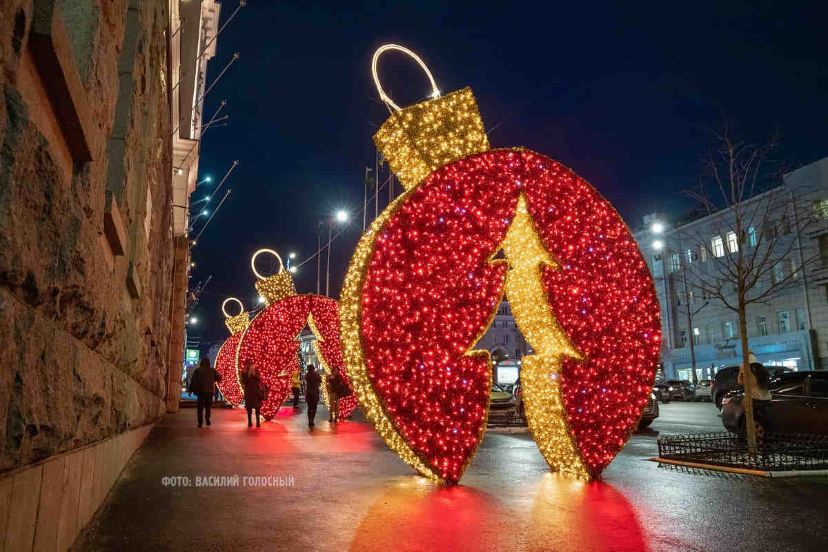 В центре Харькова появилась новогодняя арка (фото, видео)