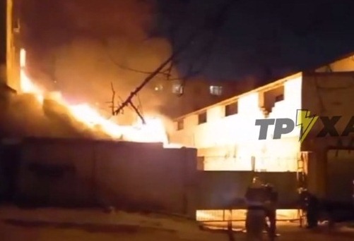 В Харькове горел супермаркет возле кинотеатра Довженко