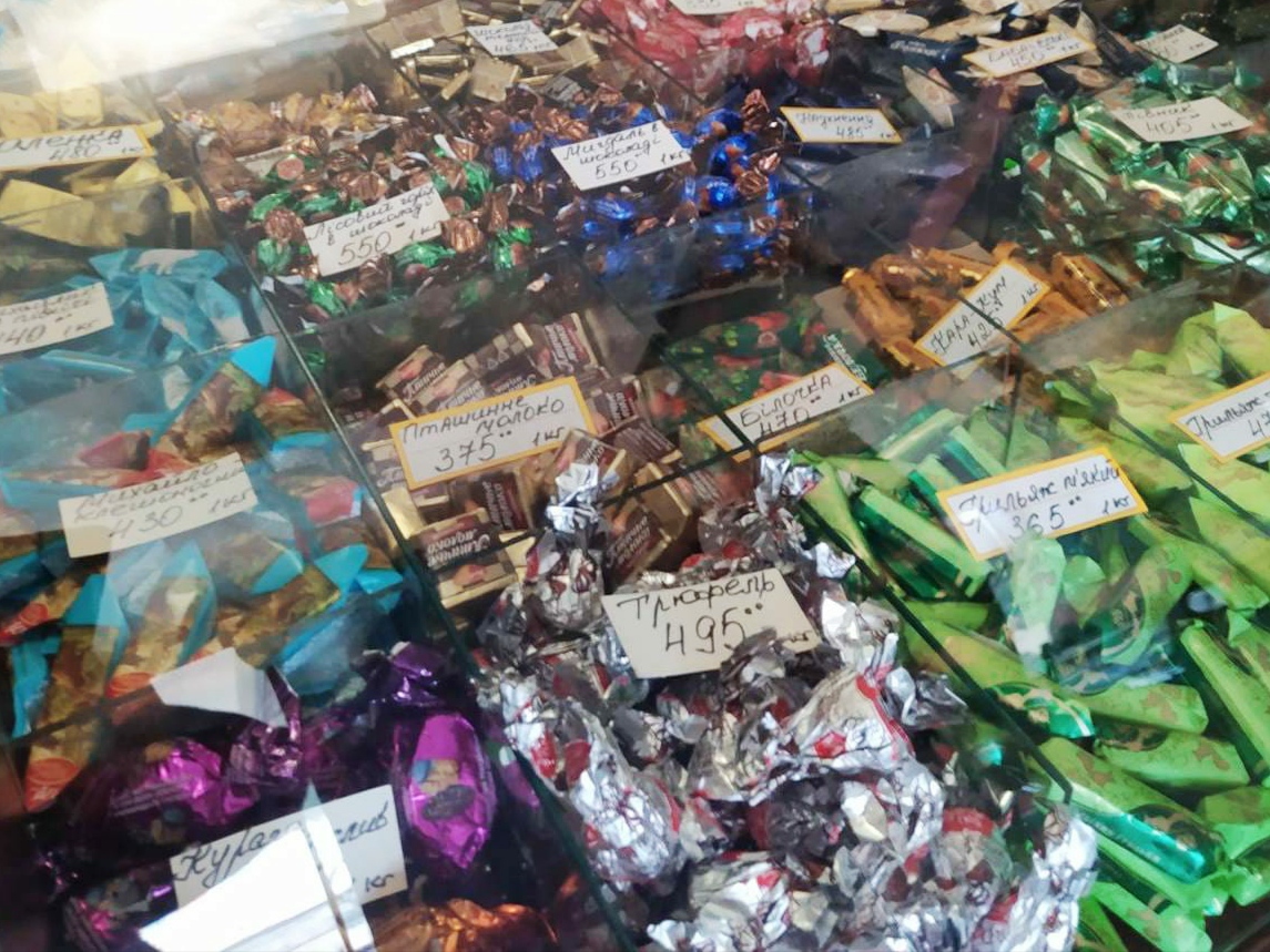 Российские конфеты в Харькове: продавцы получили огромные штрафы