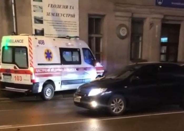 Появилось видео момента ДТП со скорой в центре Харькова