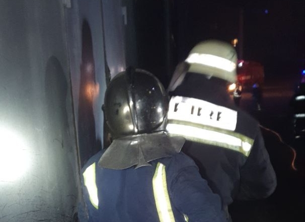 В Харькове среди ночи эвакуировали людей из горящего отеля
