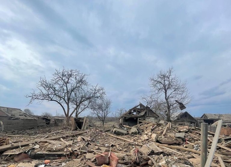 Чугуев обстреливают несколько дней: разрушены дома