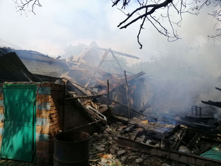 Обстрел Чугуевского района: разрушен дом (фото)