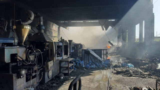 В Харькове в результате ночного удара разрушены учреждение образования и транспортное предприятие
