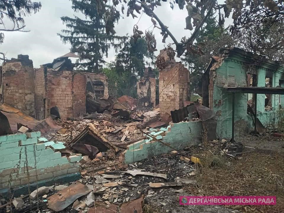 Війська РФ розбомбили дитячий садок у передмісті Харкова (фото)