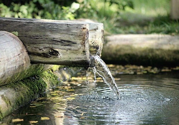 Харьковчанам не советуют пить воду из источников