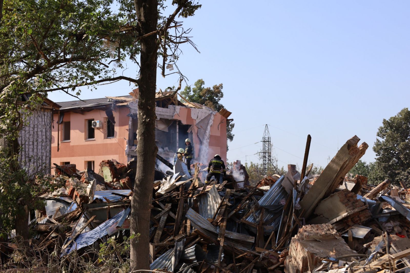 Ракетный удар по общежитию в Харькове: количество жертв выросло до 18