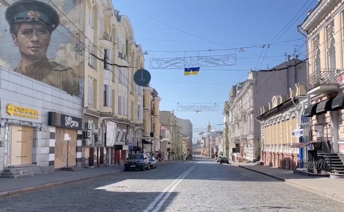 Как выглядит Харьков в длинный комендантский час: видео