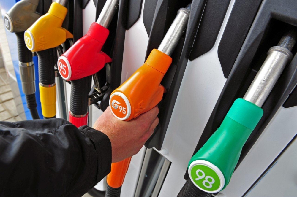 Заправки в Харьковской области массово завышали цены на бензин