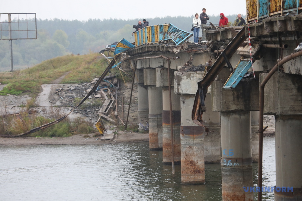 Разбитый мост в Старом Салтове будут ремонтировать: сроки и цены