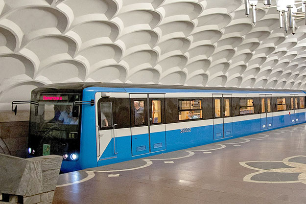 Харківське метро шукає машиністів та пропонує навчання