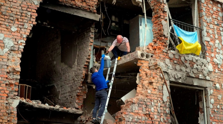 В Харькове появится "Армия восстановления": какую зарплату предлагают