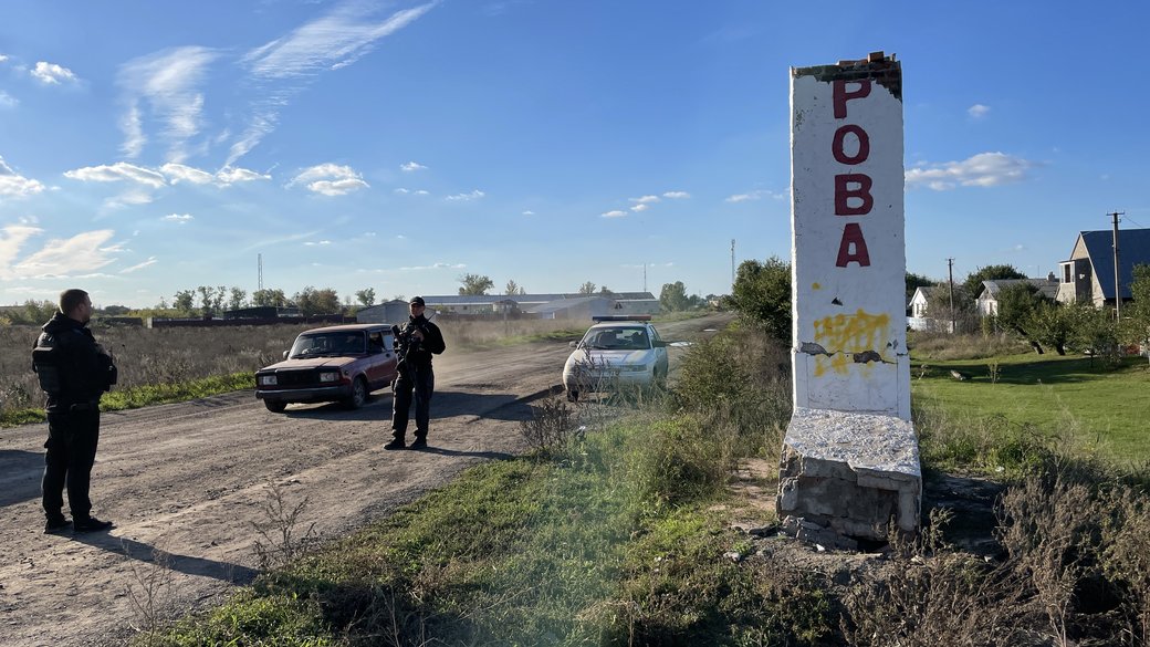 Россия сбросила авиабомбы на село в Харьковской области: погибла женщина