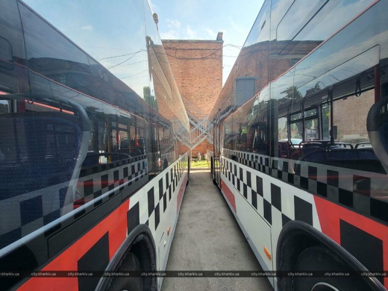 Німецькі автобуси почали їздити Харковом