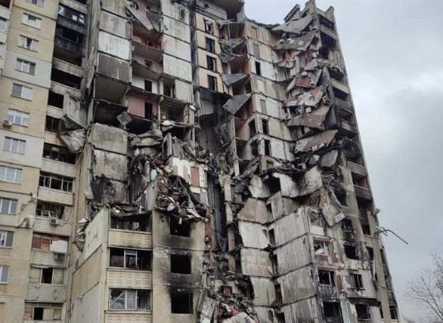 У Харкові почали знесення найпостраждалішого будинку в місті (відео)