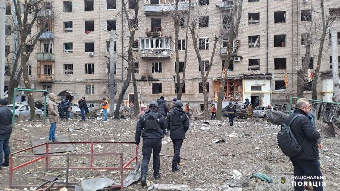Поврежденные обстрелом дома в Харькове будет охранять полиция