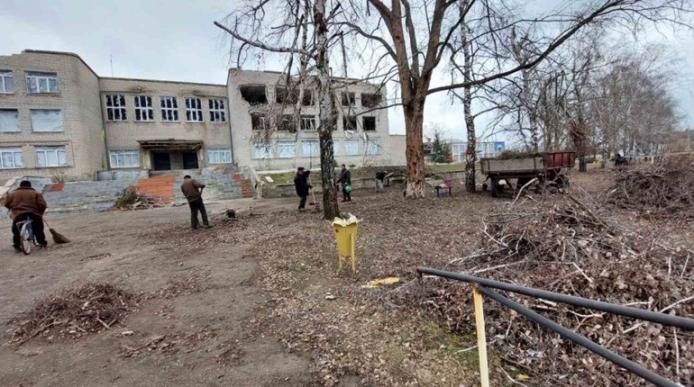 Без света, газа, врачей и магазинов: 450 человек остаются жить на линии фронта в Харьковской области