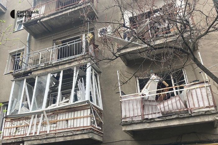 Россияне ударили по центральной части Харькова: фото последствий