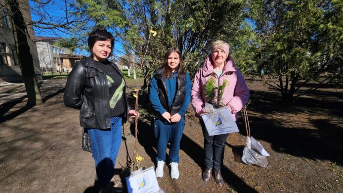 Акция "Сады Победы" прошла в Близнюковской громаде 