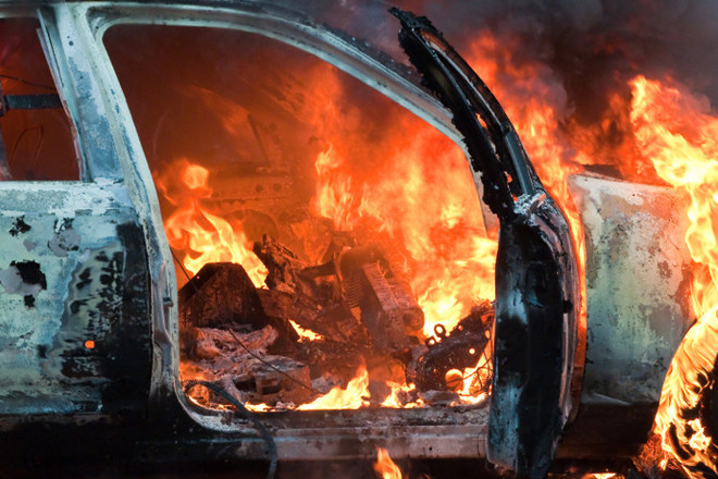 Под Харьковом в сгоревшем автомобиле нашли труп