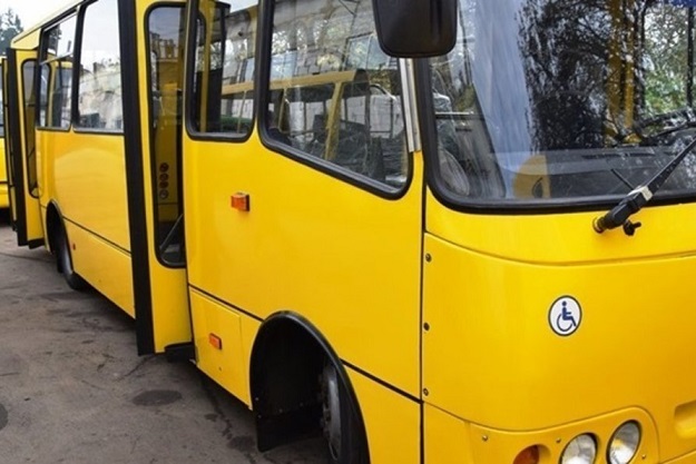 Под Харьковом российская армия обстреляла автобус с пассажирами