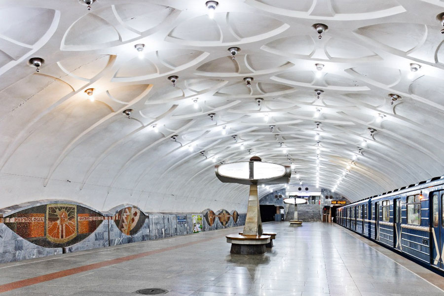 Как сегодня работает метро и наземный транспорт в Харькове: ответ горсовета