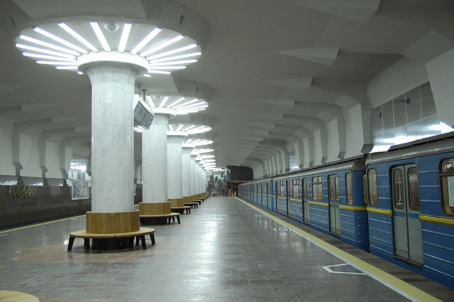 Харьковчане недовольны связью в метро