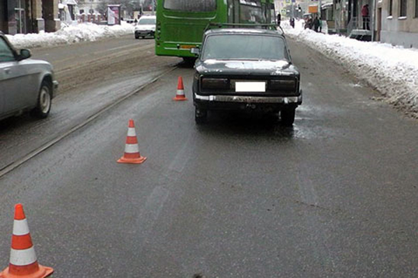 В центре ВАЗ сбил женщину насмерть (фото, дополнено)